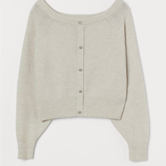 H & M soft, crop knit sweater,‎ boat neck with decorative buttons on front XS - Picture 3 of 13